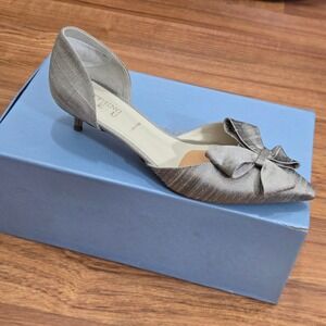 Something Bleu Cliff Vintage Silk Pewter Kitten Heels 9 Silver Shantung D'orsay